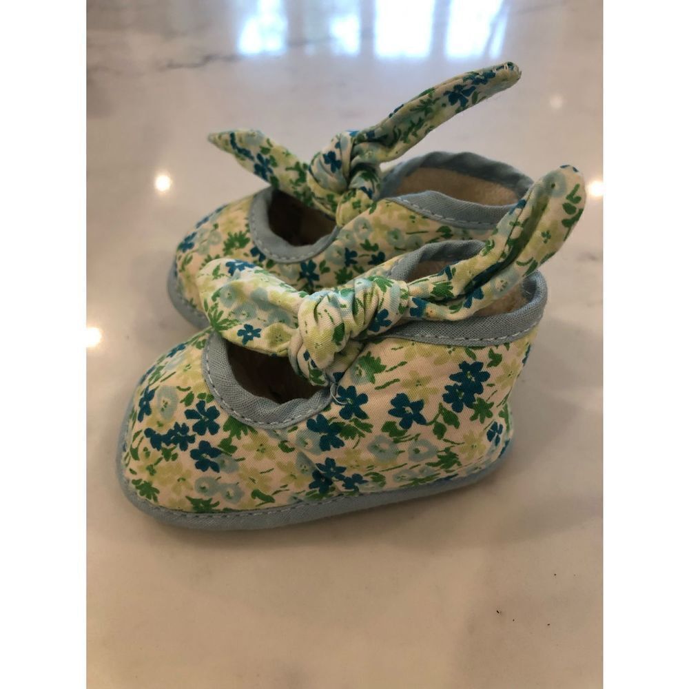 Cacharel Floral Cloth Baby Shoes w/ Bow, 17 - Picture 3 of 7